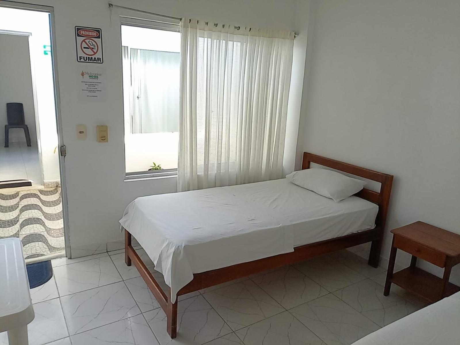 Hotel Heliconias Leticia Buitenkant foto
