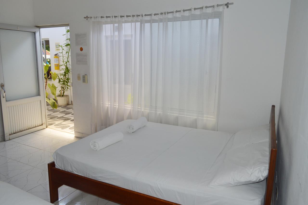 Hotel Heliconias Leticia Buitenkant foto