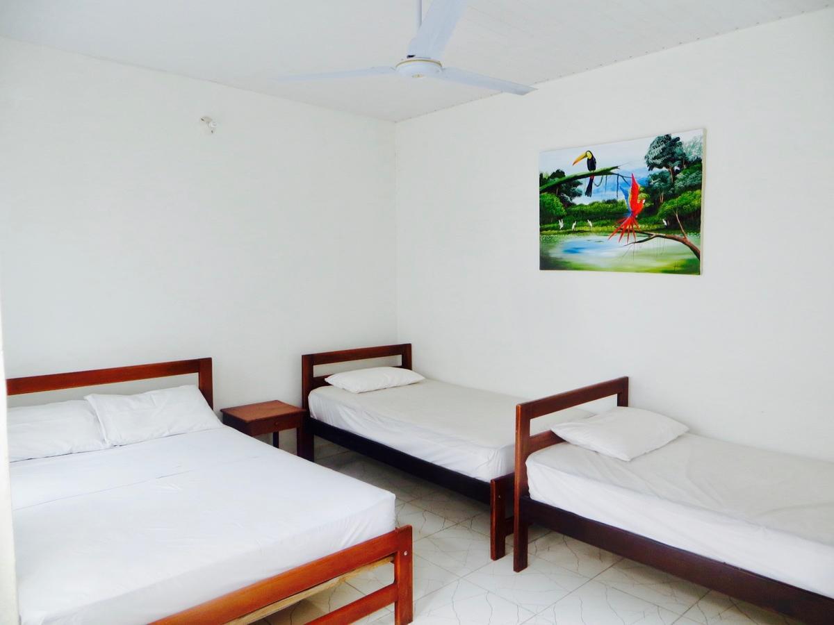 Hotel Heliconias Leticia Buitenkant foto