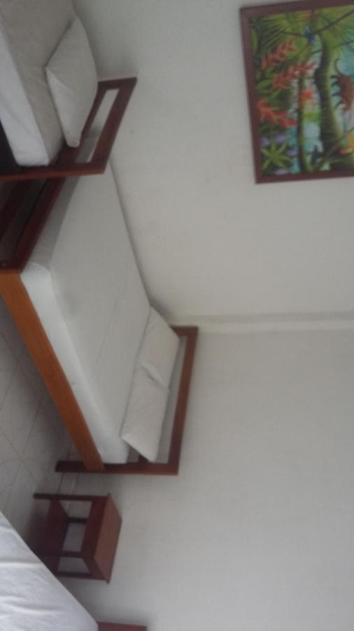 Hotel Heliconias Leticia Buitenkant foto