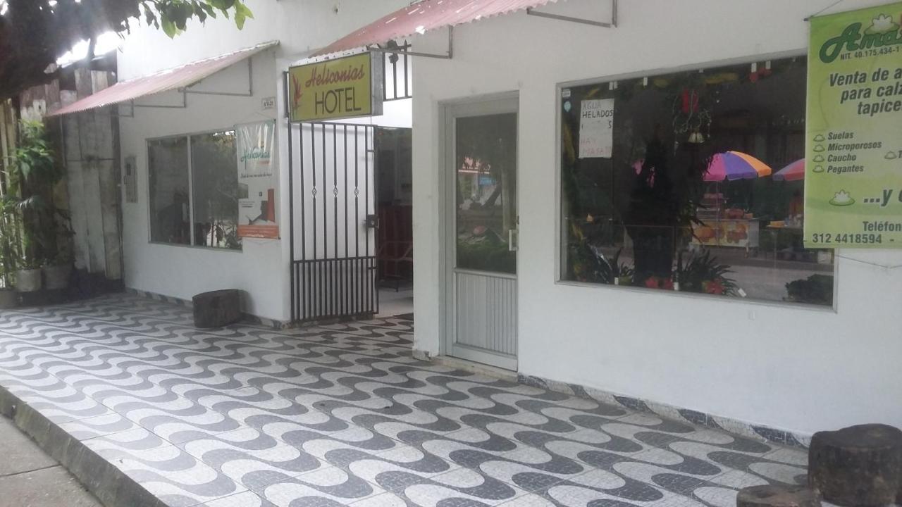 Hotel Heliconias Leticia Buitenkant foto